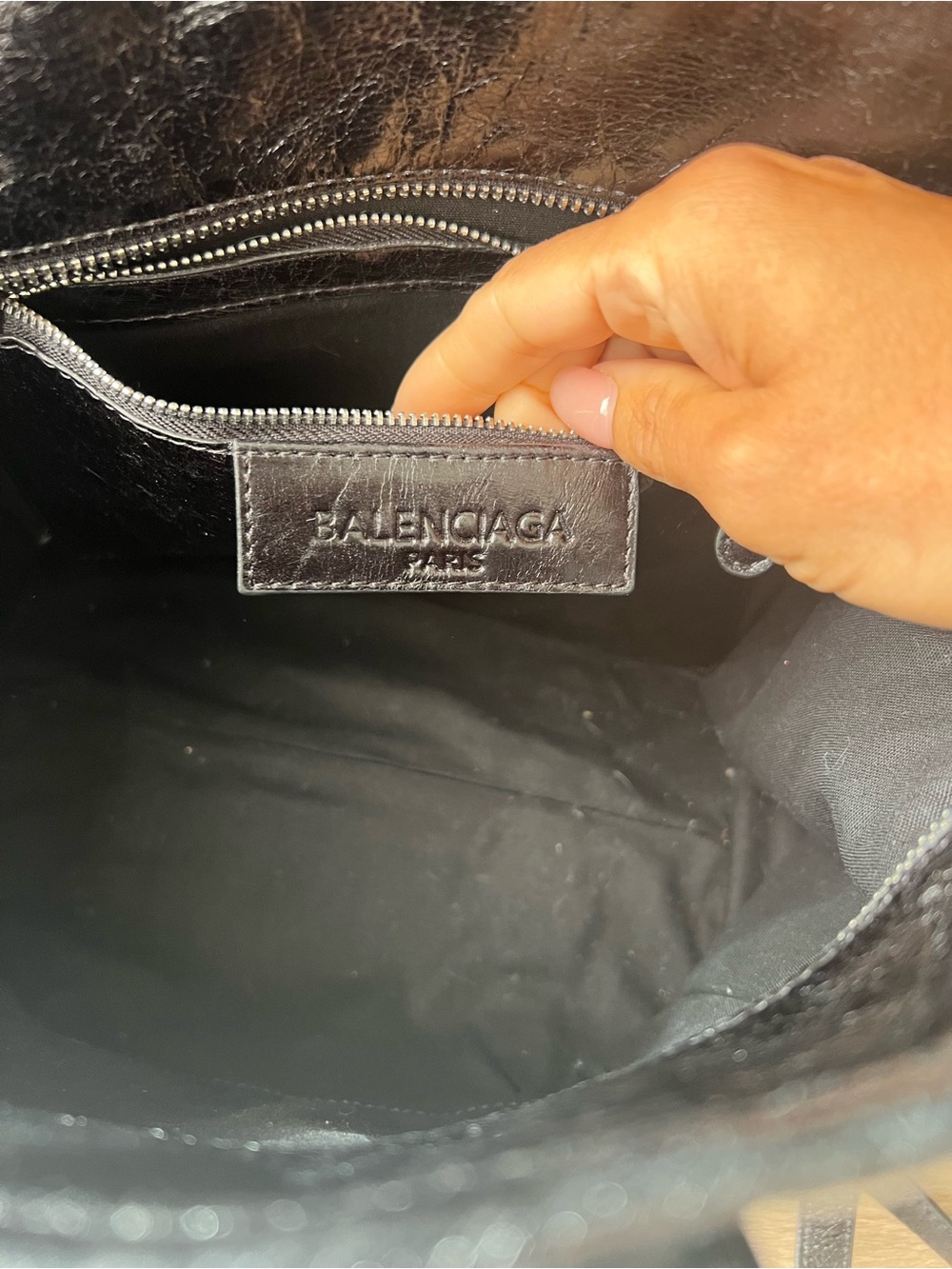 Balenciaga Black Leather Crossbody Tote - Picture 4 of 6